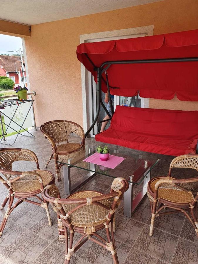 Apartmani Apolon ヴルドニーク エクステリア 写真