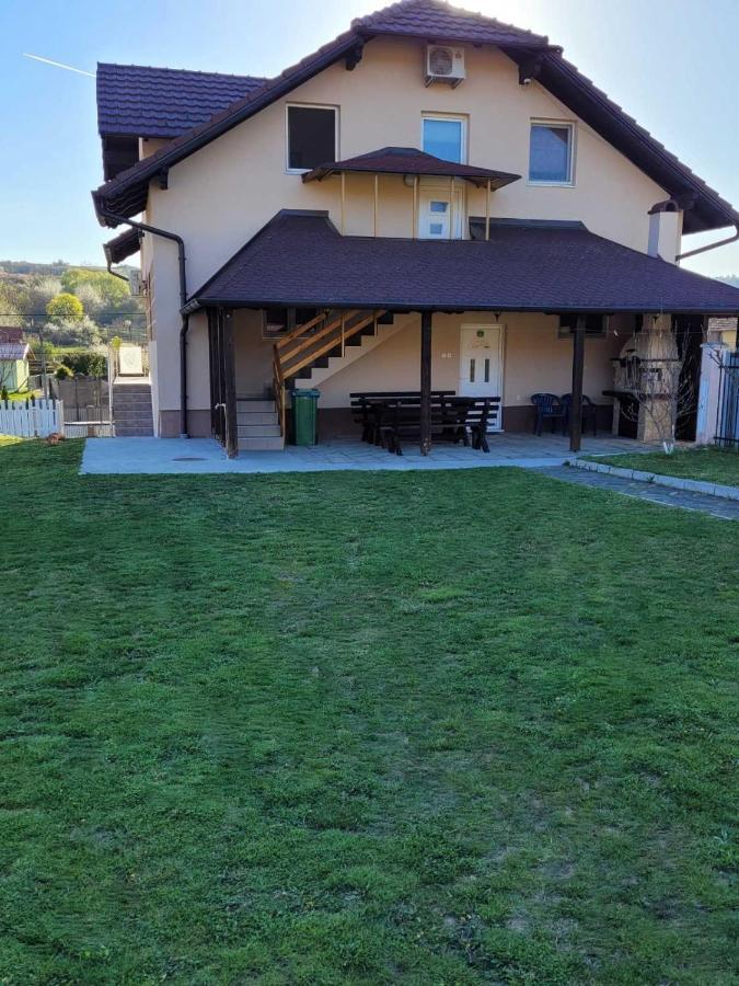Apartmani Apolon ヴルドニーク エクステリア 写真