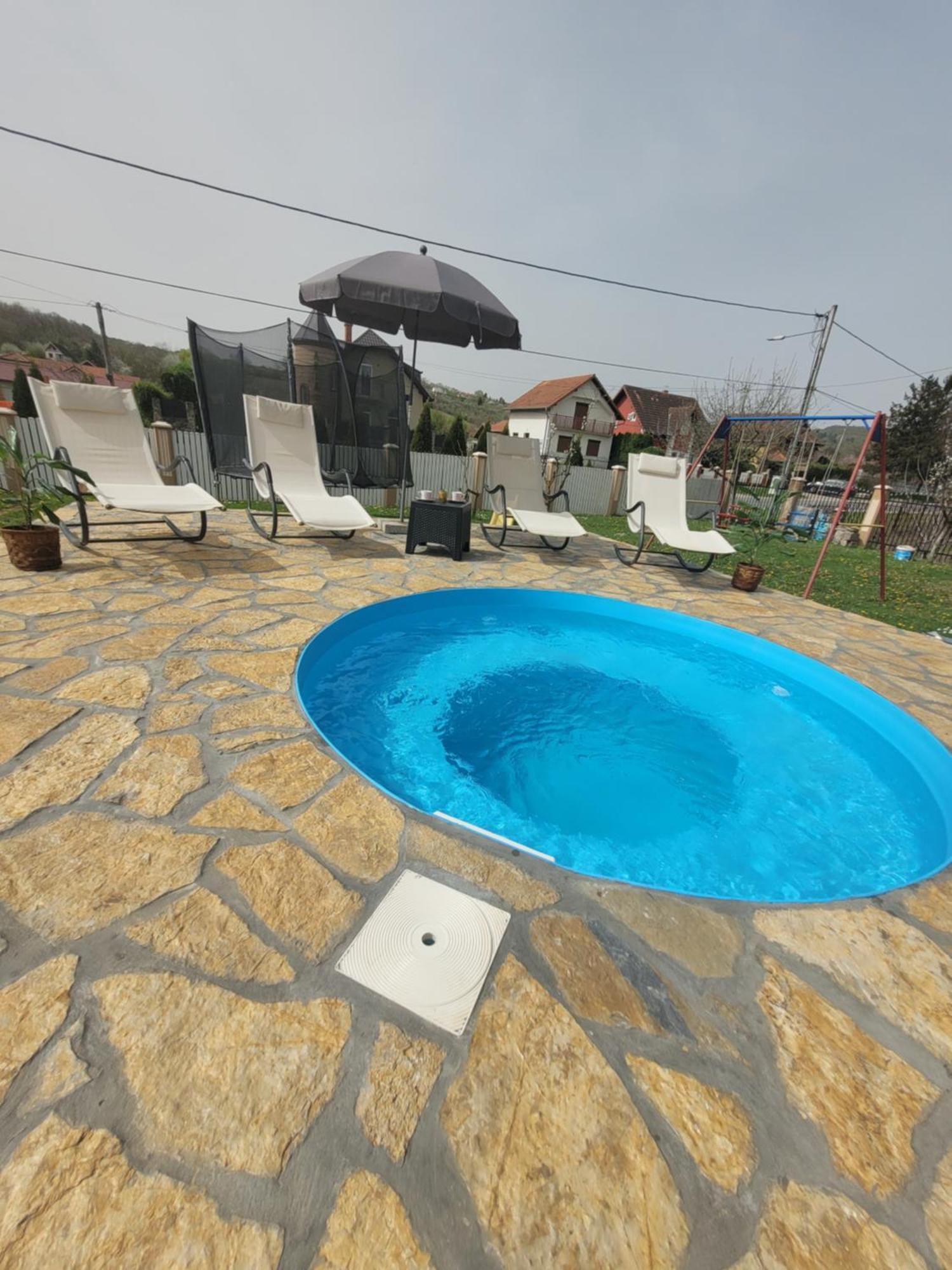 Apartmani Apolon ヴルドニーク エクステリア 写真