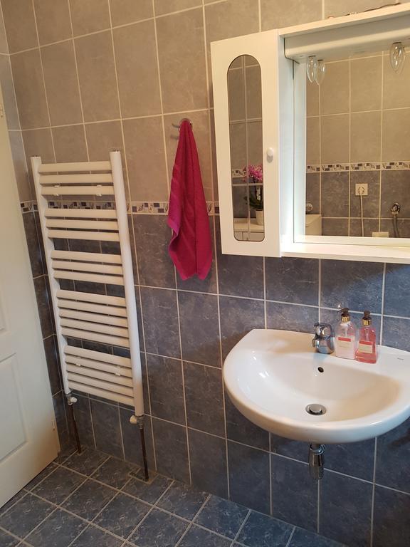 Apartmani Apolon ヴルドニーク エクステリア 写真